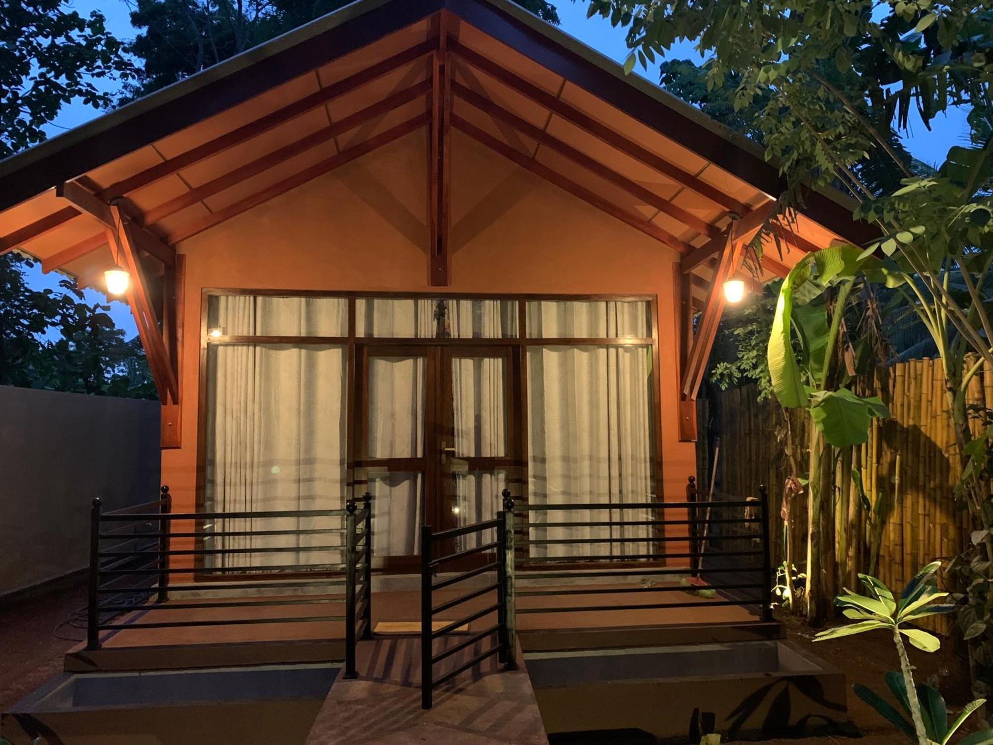 Mango Tree House Hotel Udawalawe Exterior photo